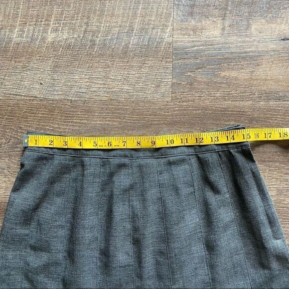 Kathie Lee Pleated Skirt Gray Knee Length 12 Preppy Minimalist - Picture 7 of 9